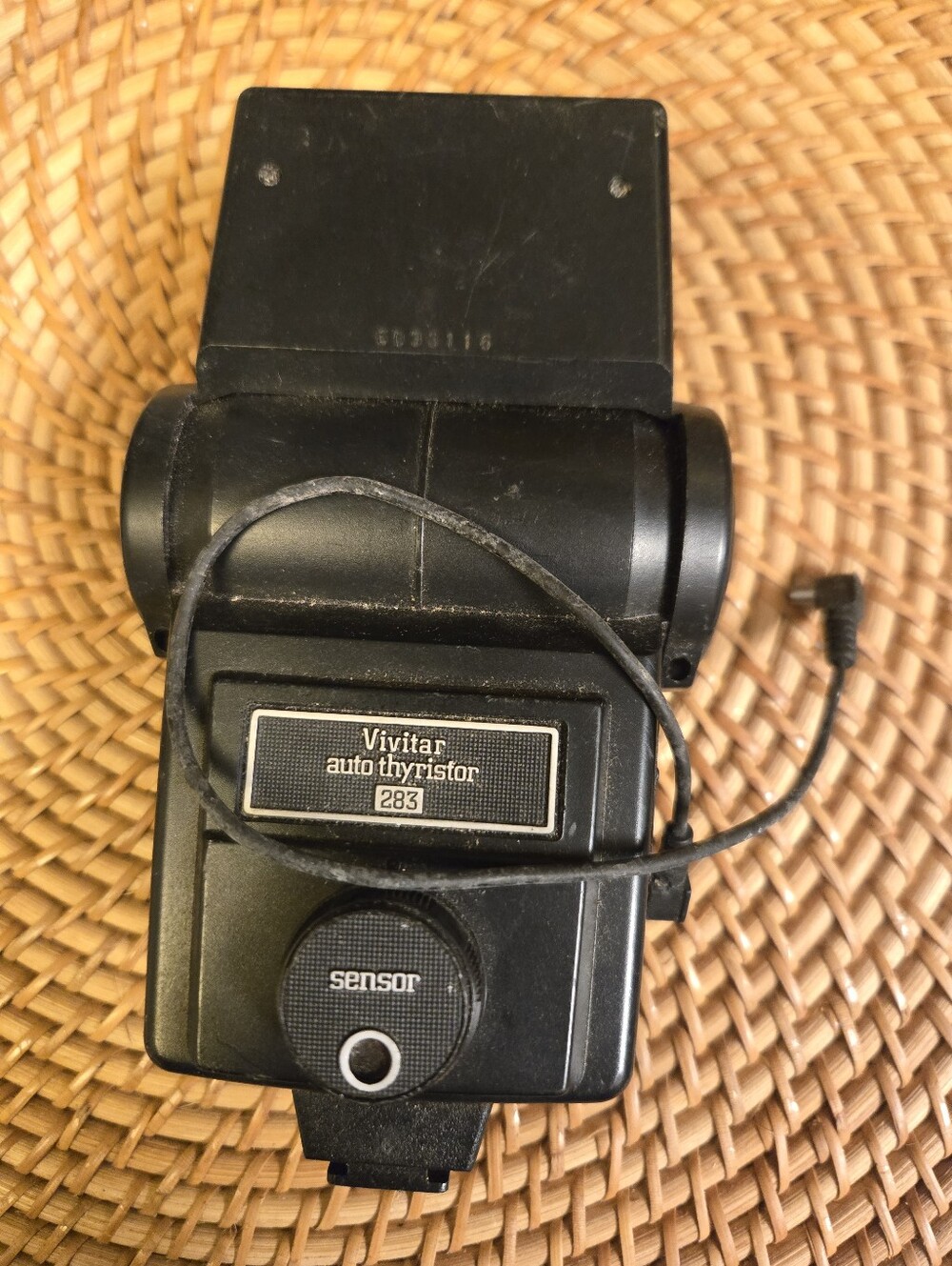 ​📸 Vintage Vivitar Camera Flash w/ Bracket - Farmhouse Find 📸